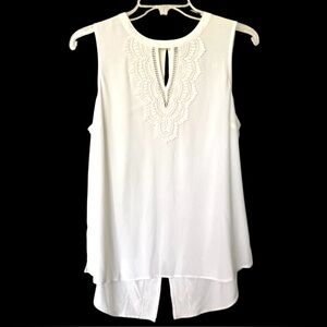 Pale Sky White Boho Chic Sleeveless Blouse with Lace & Keyhole Detail, Size M